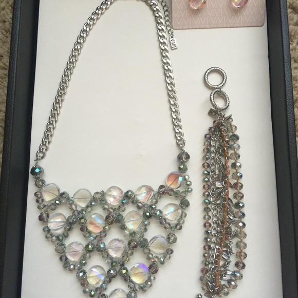 Jewelry Set - Picture 1 of 5